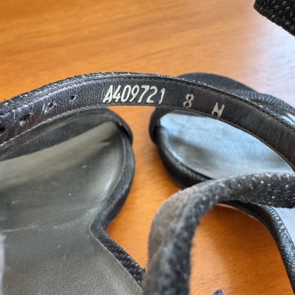 STUART WEITZMAN SANDAL - Picture 7 of 9